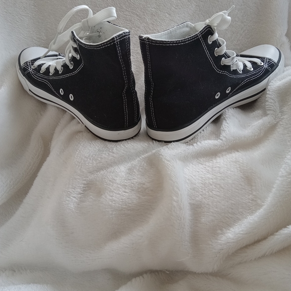 Embroidered Sneaker - Picture 5 of 6